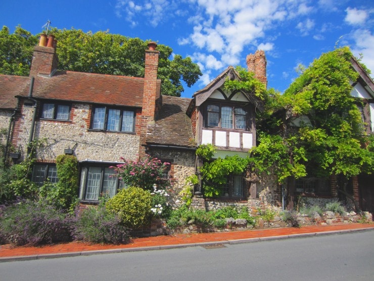 mock tudor housing los angeles